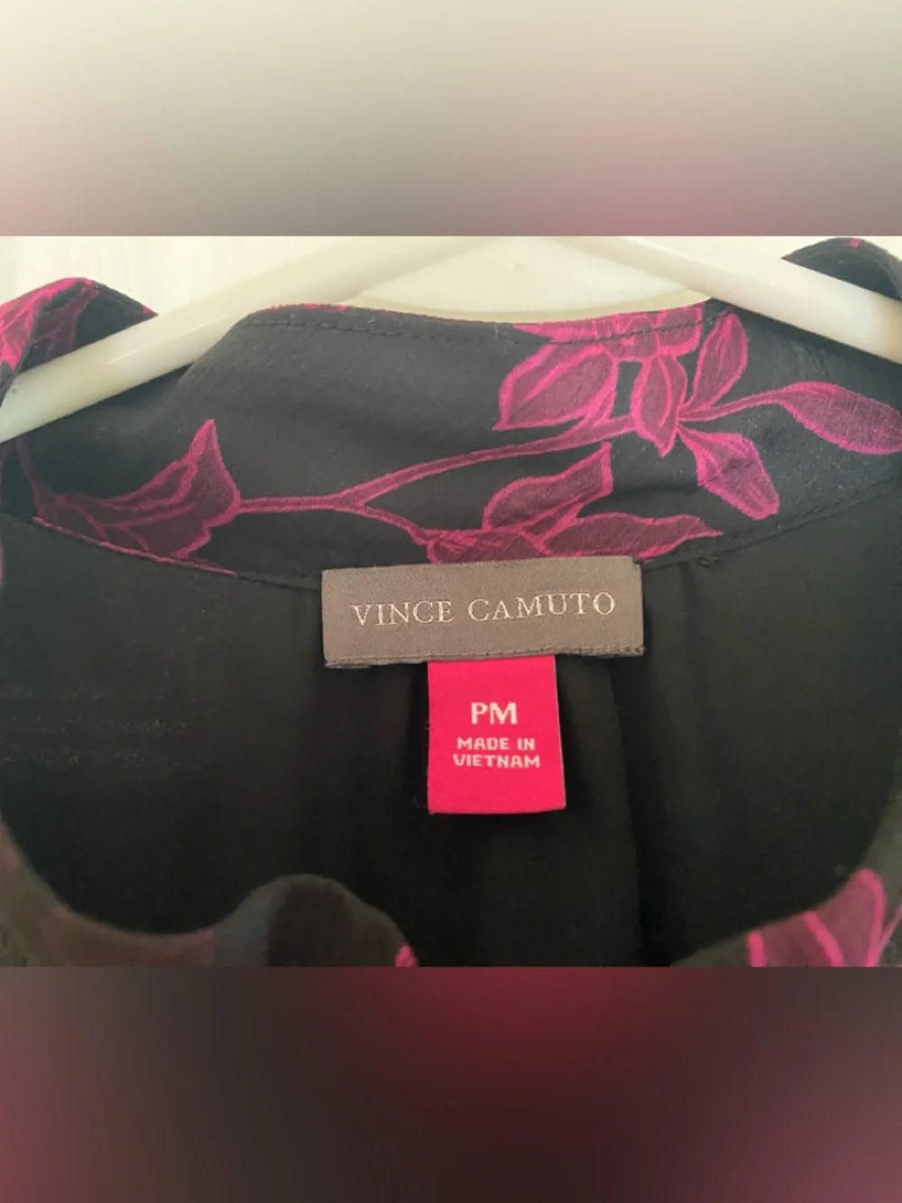 Vince Camuto Blouse (PM) - Picture 3 of 7